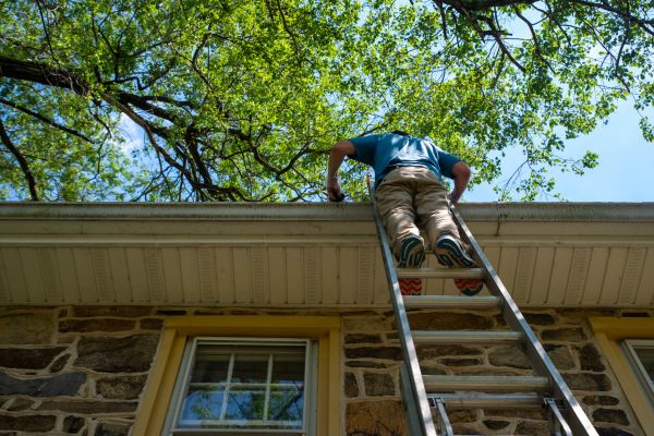 Industrial Gutter Cleaning in Yuba City